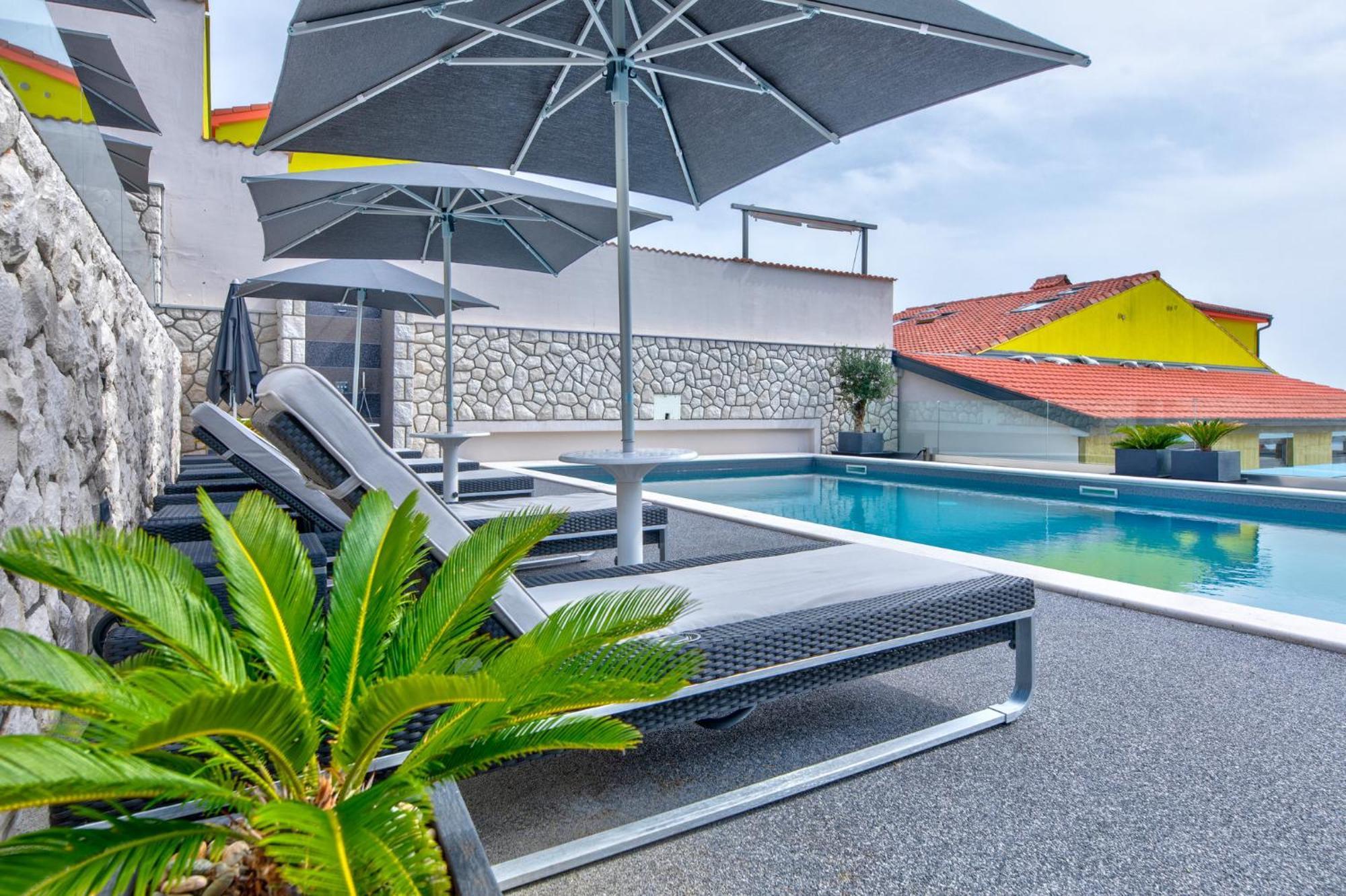 Villa Vivien ซริกเวนิซา ภายนอก รูปภาพ