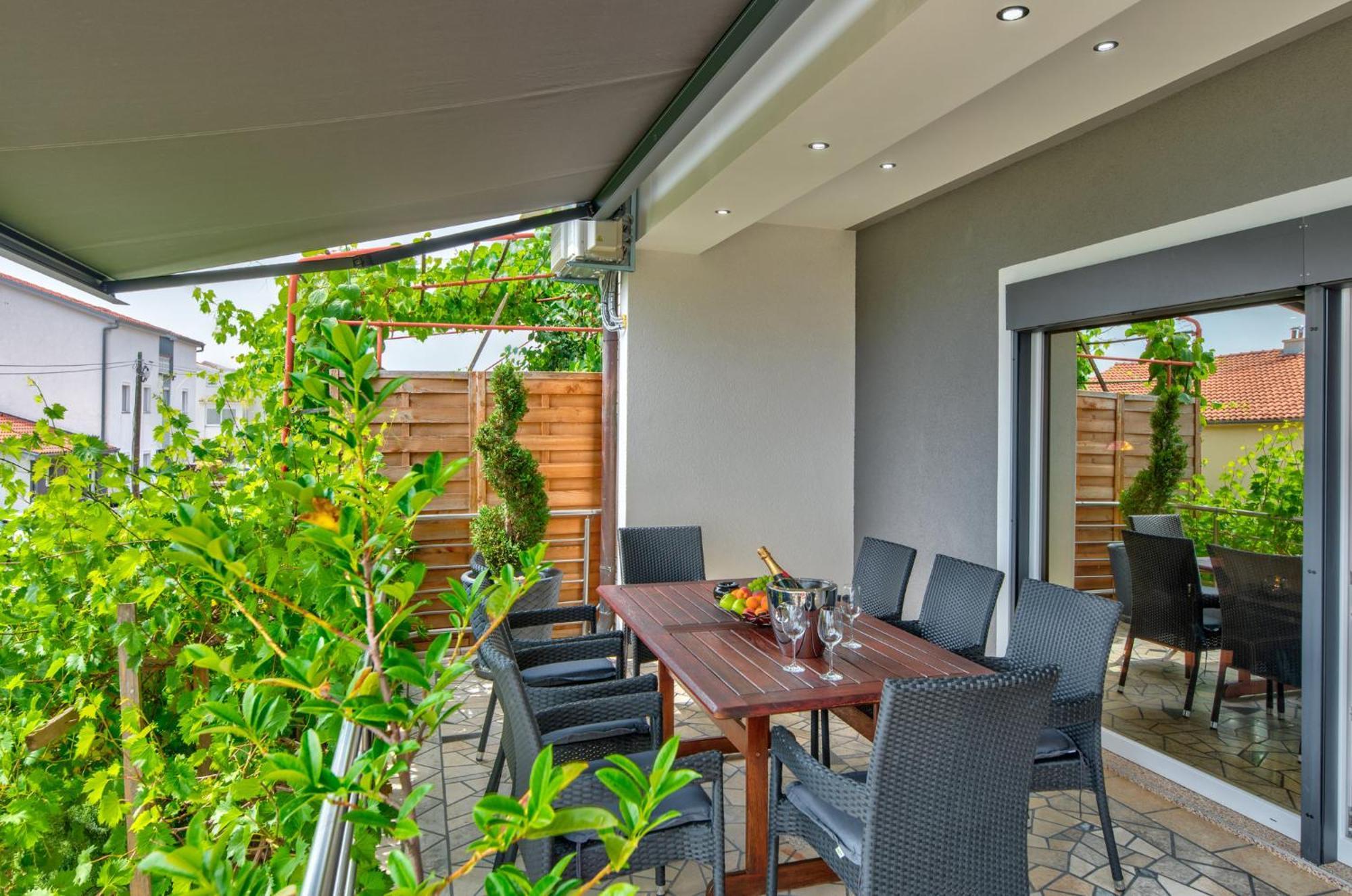 Villa Vivien ซริกเวนิซา ภายนอก รูปภาพ