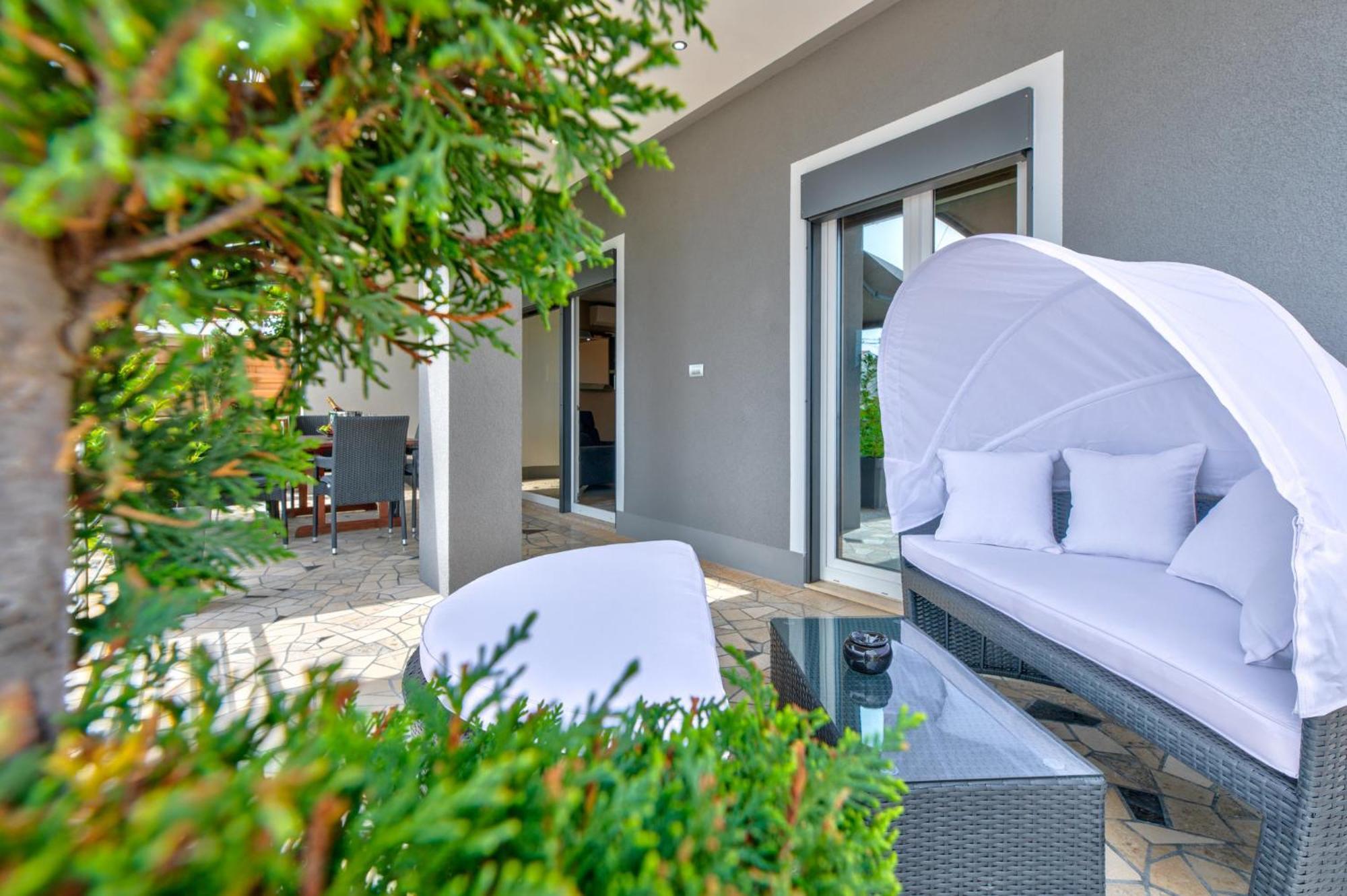 Villa Vivien ซริกเวนิซา ภายนอก รูปภาพ