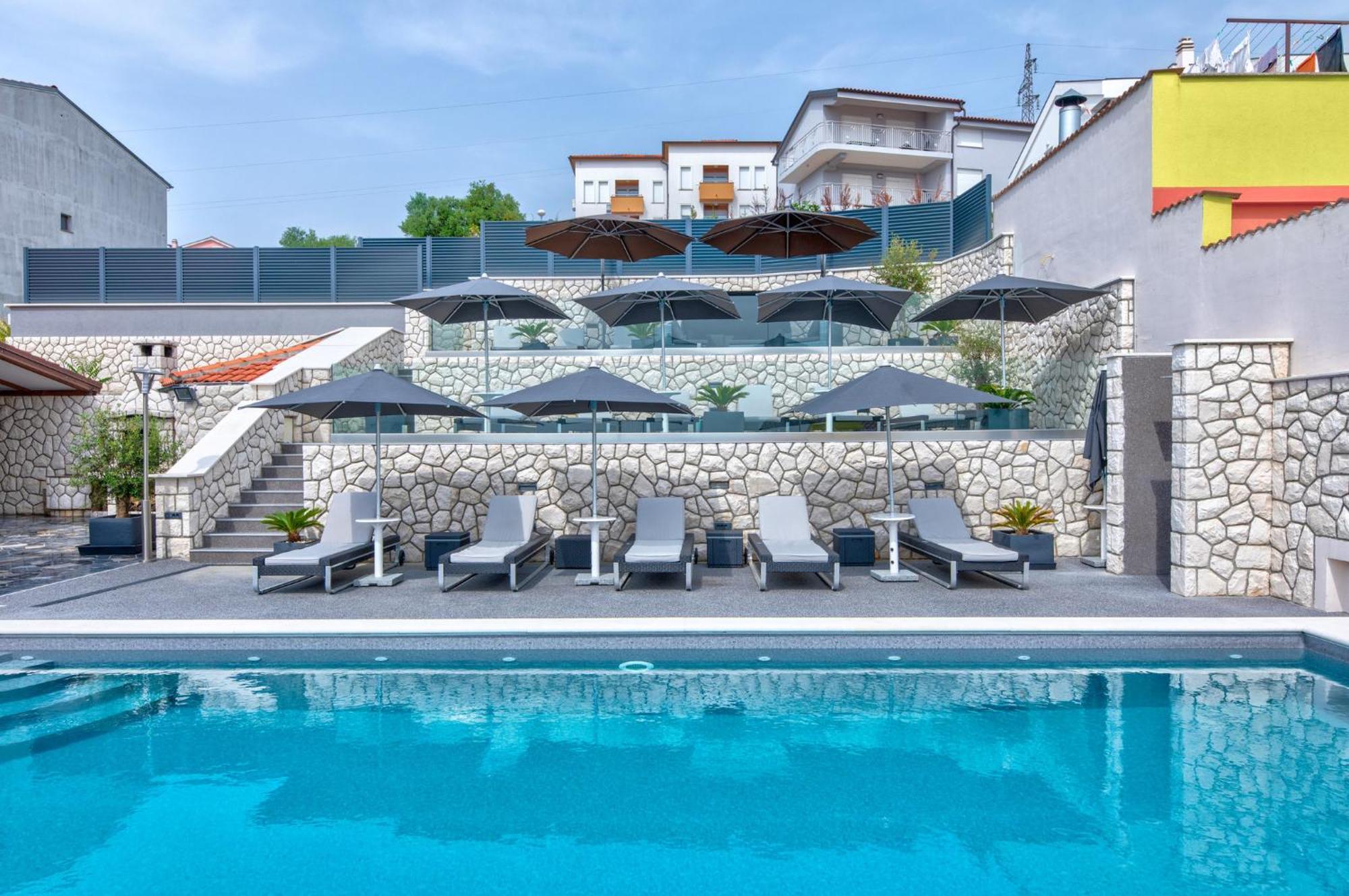 Villa Vivien ซริกเวนิซา ภายนอก รูปภาพ